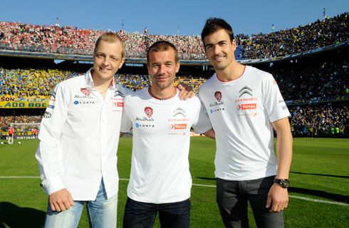 Loeb y el equipo Citroën festejaron en la Bombonera