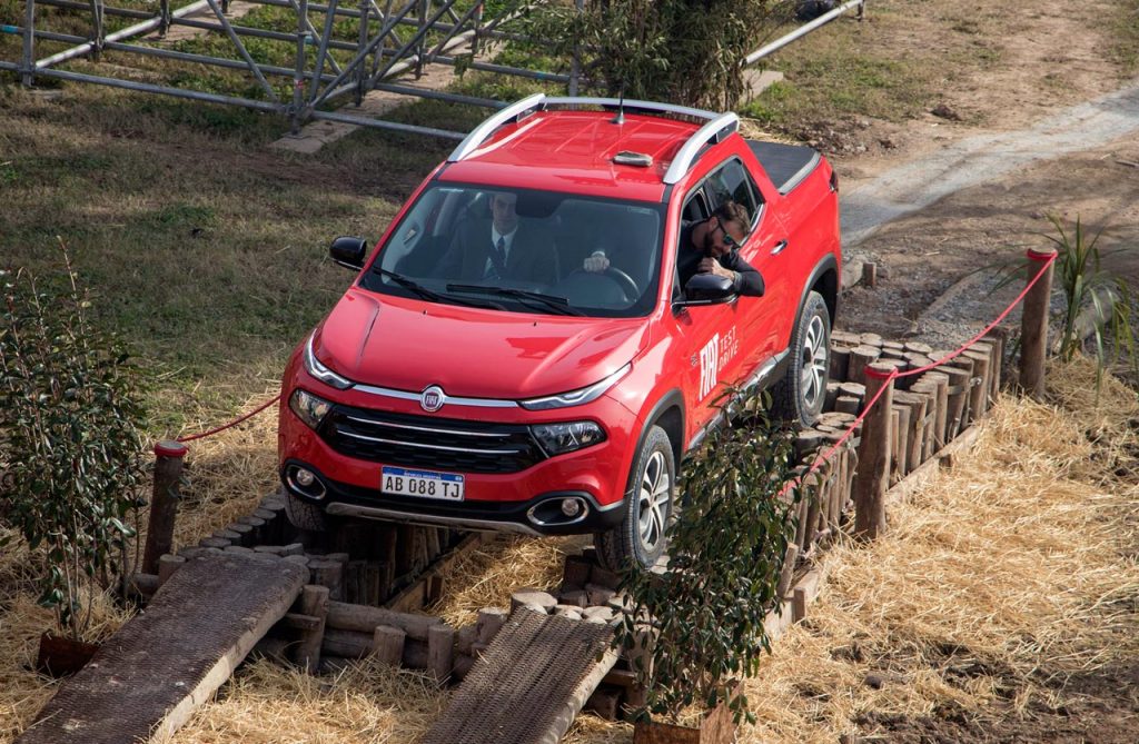 Fiat Toro pista off road La Rural