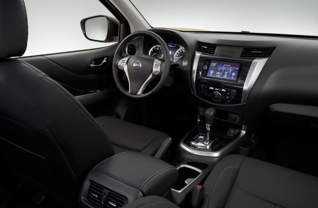 Interior Nissan Terra SUV Frontier