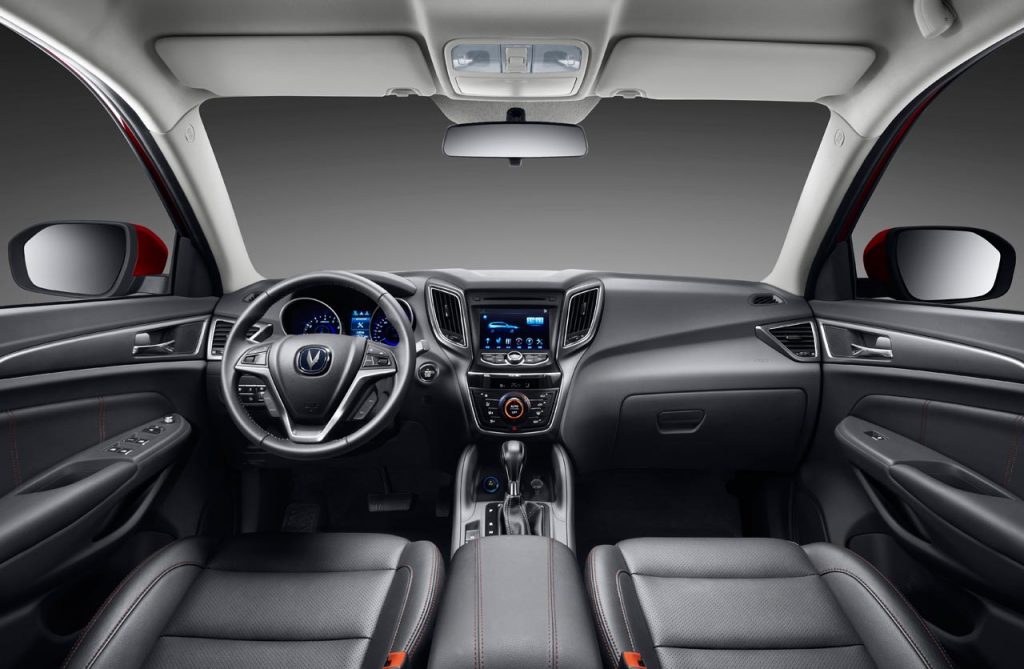 Interior Changan CS75