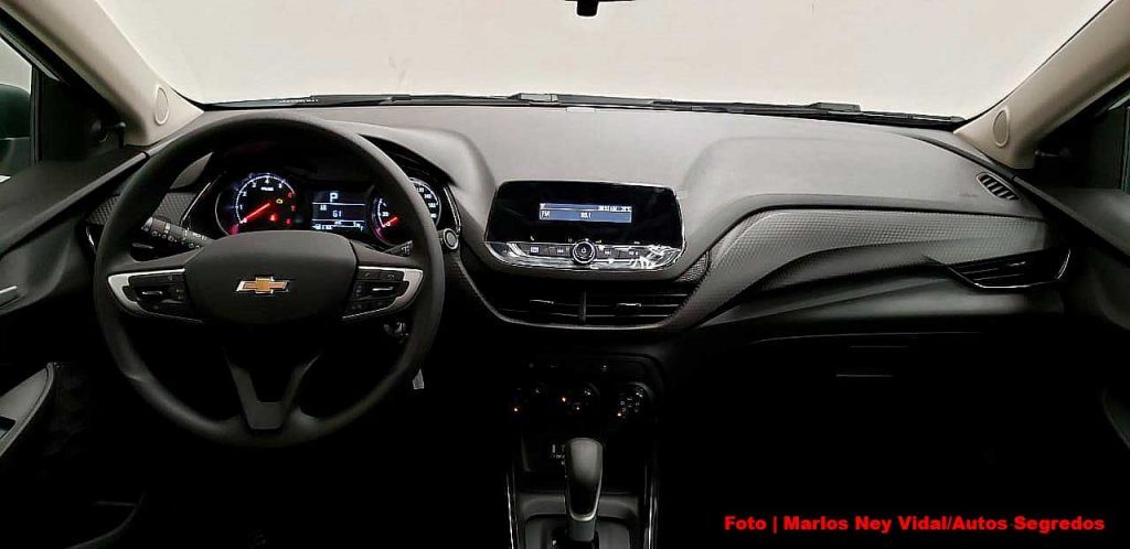 Interior Chevrolet Onix Plus base