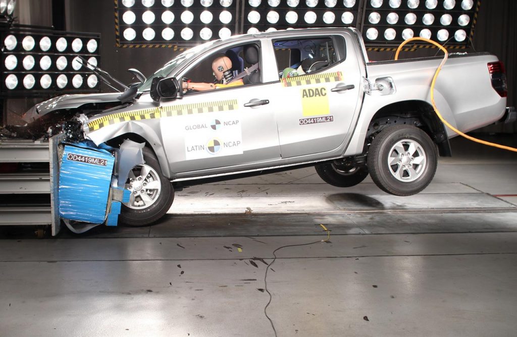 Mitsubishi L200 prueba Latin NCAP