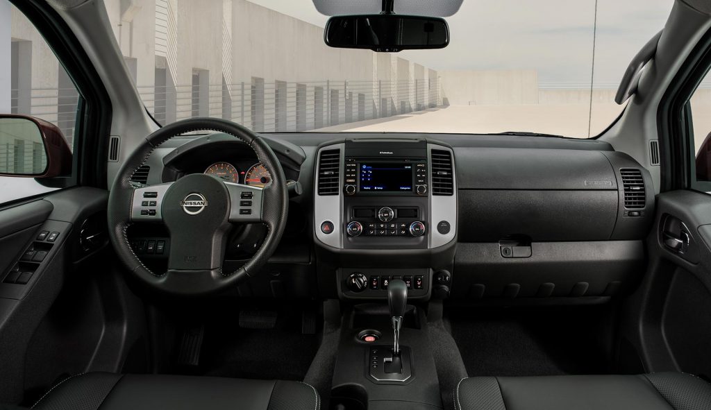 Interior Nissan Frontier 2020 V6