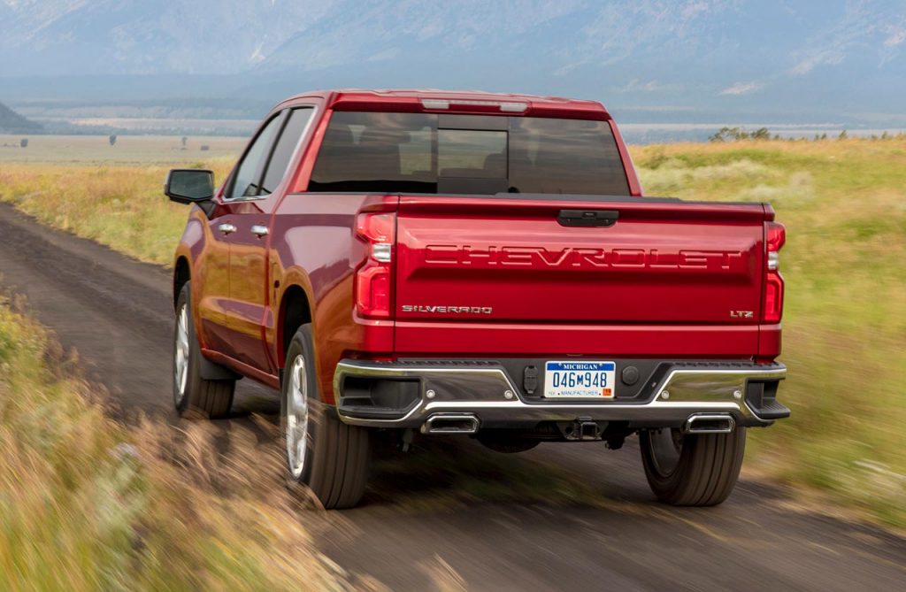 2020-chevrolet-silverado-ltz-dinamica-trasera-mega-autos