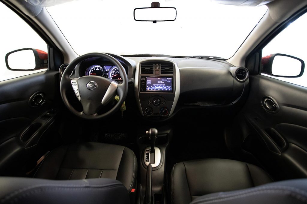 Interior Nissan Versa V-Drive
