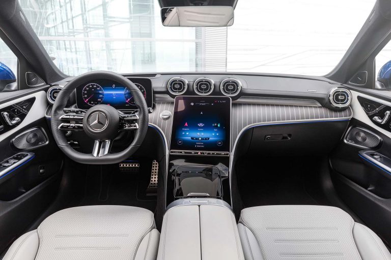 Mercedes-Benz-Clase-C-2022-Estate-interior - Mega Autos