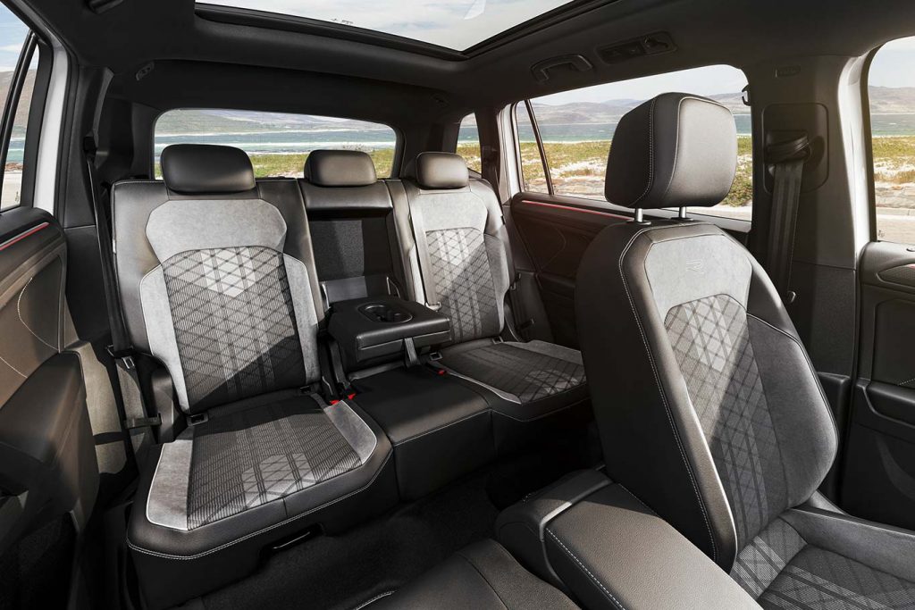 Interior Volkswagen Tiguan Allspace 2021