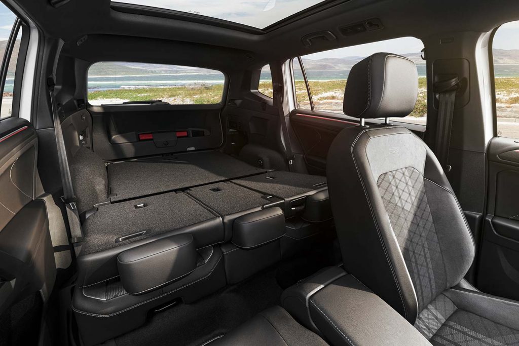 Interior Volkswagen Tiguan Allspace 2021