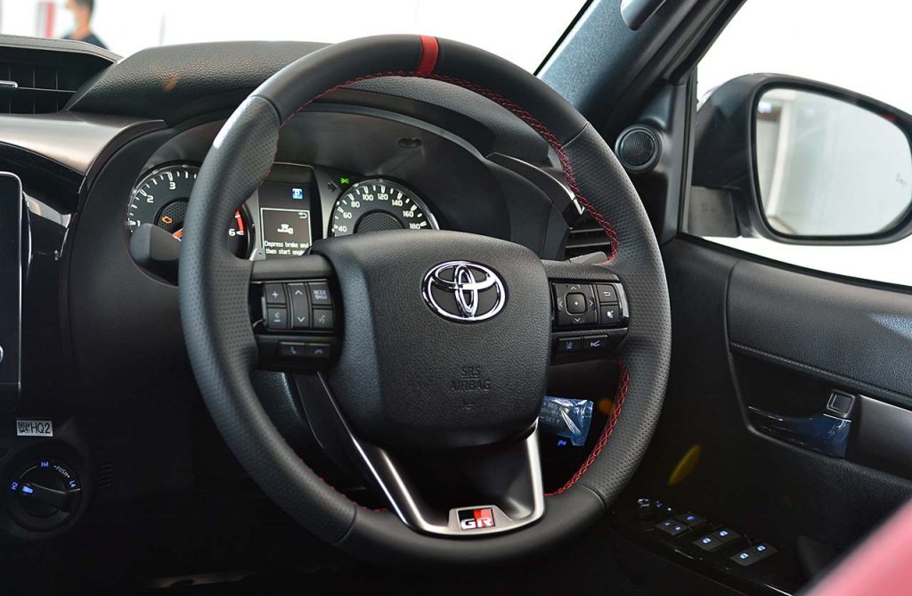 Interior Nueva Toyota Hilux GR Sport