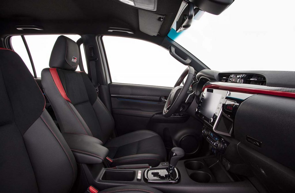 ToyotaHiluxGRS2022argentinainterior1 Mega Autos