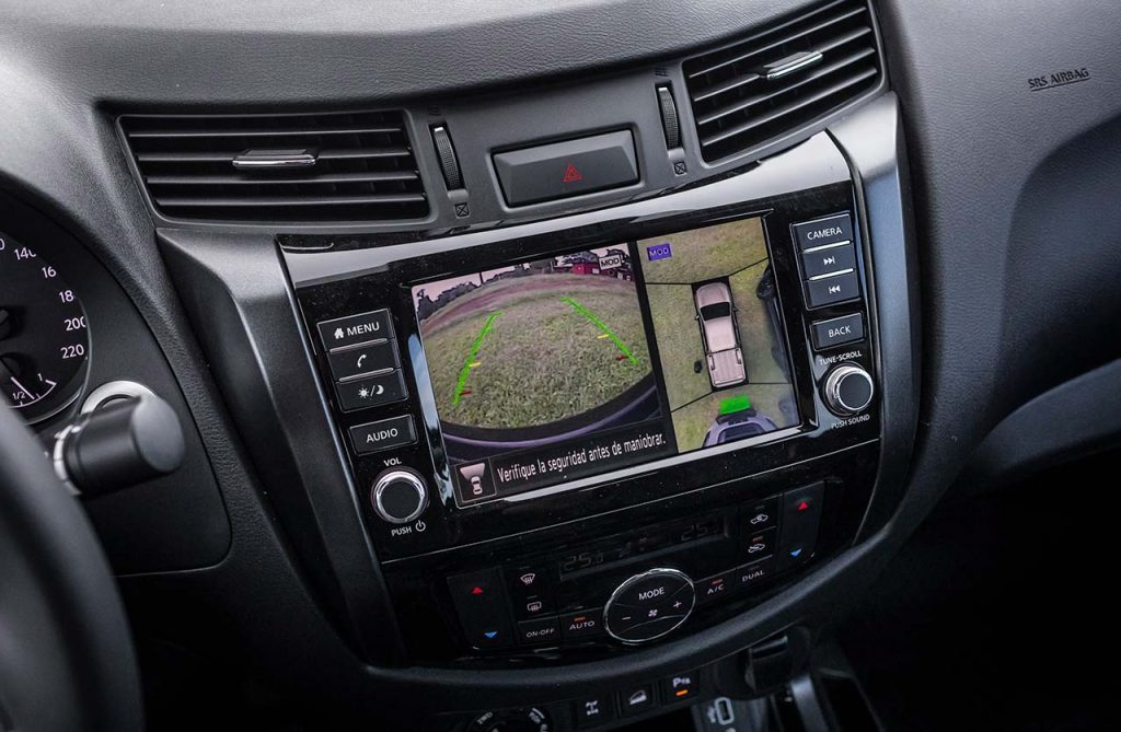 Interior Nueva Nissan Frontier 2023