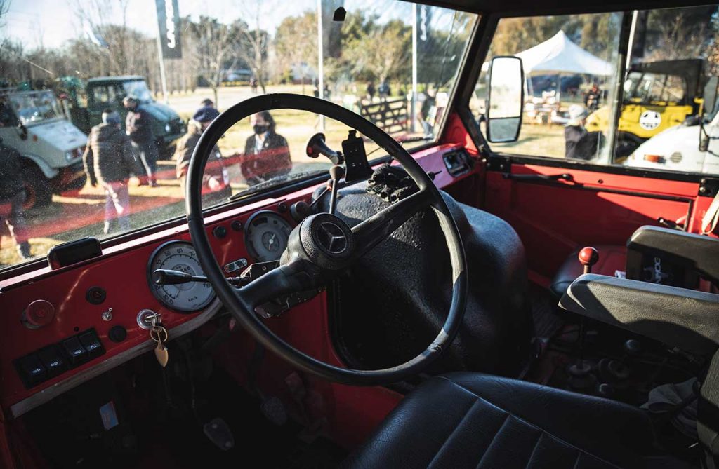 Interior Mercedes-Benz Unimog