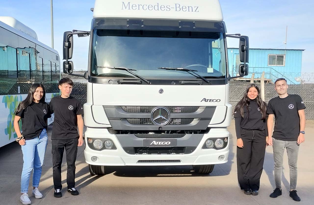 En el marco del día del estudiante, Mercedes-Benz Camiones y Buses celebró junto a los jóvenes de su programa TruckCionar Futuro