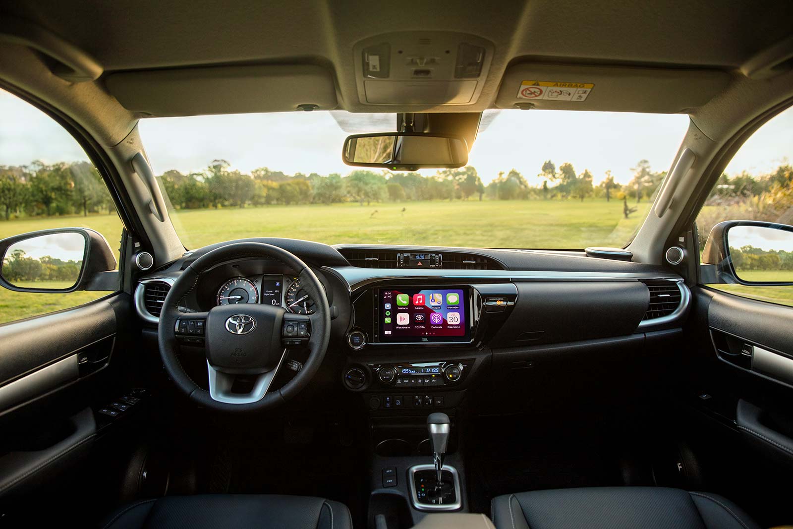 Interior Toyota Hilux SRX