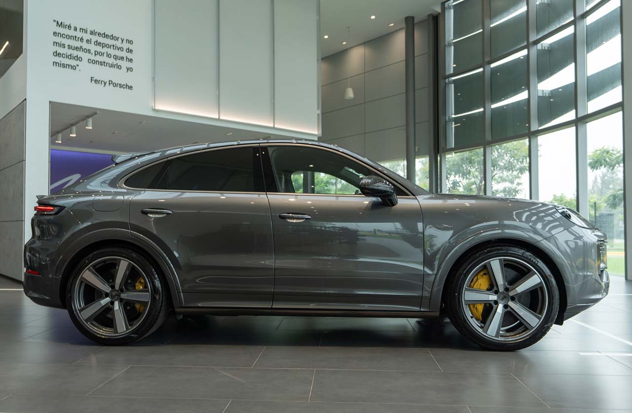 Porsche estrenó el Cayenne Turbo E-Hybrid Coupé en Argentina